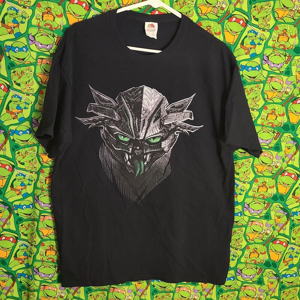 Fruit of the Loom  black t-shirt  L With a character on the front
